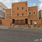 عمارة مكونه من اربع شقق في حي البوادي