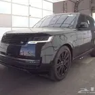 رنج روفر اللون اسود و داخليه عنابي 2023