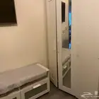 دولاب وطاولة تيلفزيون