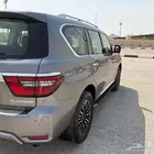 نيسان بلاتينيوم