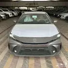 تويوتا كامرى LE فتحه بصمه ابيض بالكاش والتقسيط 2025