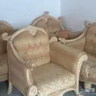 كنب 14 شخص و 3 طاولات تقديم و طاولة زجاج وسطية