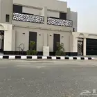 فلل متصله للبيع مكونة من دور وملحق مساحة 275 بصك مستقل