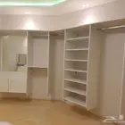 تصميم وتنفيذ جميع الاعمال الديكورات الخشبيه والمعدنيه