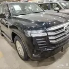 لاندكروزر L2 بنزين موديل 2025 اسود وذهبي فقط