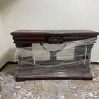 طاولة استقبال نظيفه