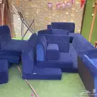 مجلس نظيف جدا  فقط يبي له تنظيف عادي