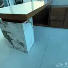 مكتب خشبي كبير للبيع
