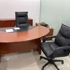 مكتب كامل لمدير نضيف