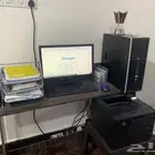 كمبيوتر مكتبي نظيف جدا