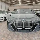 بي ام دبليو 735i موديل 2026 اسود رمادي خليجي