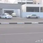معرض كبير وواجهة حلوة للايجار في موقع استراتيجي
