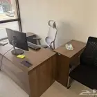 اثاث مكتب كامل للبيع مع مكيفات جديدة لم تستعمل