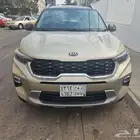 للبيع سيارة كيا سونيت موديل 2021 فل كامل ممشى 38 الف فقط