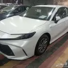 كامرى LE بنزين أبيض 2025