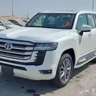 تويوتا لاندكروزر GXR4 بنزين موديل 2025