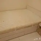 سرير نوم مزدوج نظيف