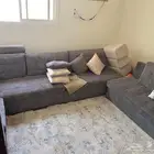 مكيف في حاله جيده وكنب نظيف اربع قطع