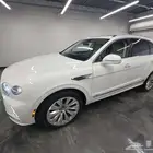 Bentley Bentayga Azure V8 - 2024 - 5.300KM