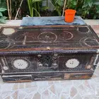 صندوق تراثي عمره أكثر من 100 عام