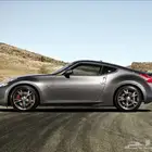 مطلوب 370z لون رصاصي اواحمر قير عادي