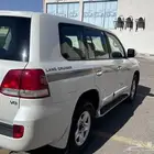 لاندكروزر 2011 قير عادي نظيف V6