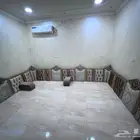 جلسة أرضية استخدام نظيف وسعر مناسب الاحساء .