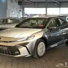 تويوتا كامري LE بنزين 2025 ابيض رمادي اسود