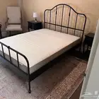 سرير من ايكيا