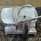 قطاعة لحم كهربائية