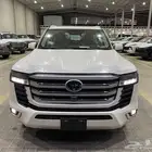 تويوتا جي اكس ار 4 2025 ابيض بنزين سعودي