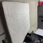 بطانية واحدة  سرير مزدوج  وسريران خشبيان. السعر  650