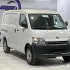 تويوتا لايت اس عادي بنزين 2025