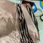 ملابس جديدة وهيلا هوب للبيع القطعه بخمسه