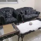 كنب للبيع مع طاولات قوي ونظيف