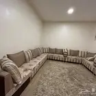 كنب للبيع يتسع ل20 شخص مع ستارته