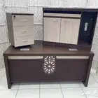 اثاث. مكاتب. مكتب جديد. بكرتونه