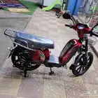 دراجات كهربائية ومراجيح واللعاب