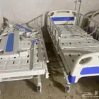 متوفر سرير طبي مع المراتب الطبيه مع حامل المغذي