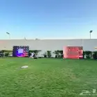 شاشات عملاقه واضاءات