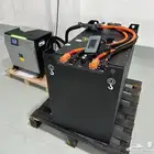 يوجد لدينا بطاريات رافعات كهربائية ليثيوم واسيد للفوركليفت