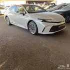 تويوتا كامري 2025 LE هايبرد ابيض اقل سعر 123000