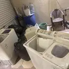 غسالات قديمه خربانه وقوارير بلاستيك برميل