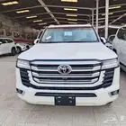 تويوتا لاندكروزر GXR L4 ديزل موديل 2025 لدي الصفح