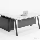 اثاث مكتبي مكاتب الي شركات مودرن فخم ابيض وبارتشن وكراسي