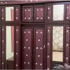 دولاب كبير بحالة ممتازة