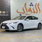 لكزس ES 250 فئة AA ابيض 2025 سعودي متوفر لدي الثواب