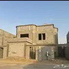 لبيع فلا  مع شقه مسروقه وملحق صغير بسطح ضاحيه الاسكان الطايف