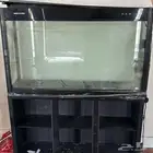 حوض اسماك كبير