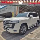 تويوتا لاندكروزر GXR L5 2023 العداد 66 الف كم